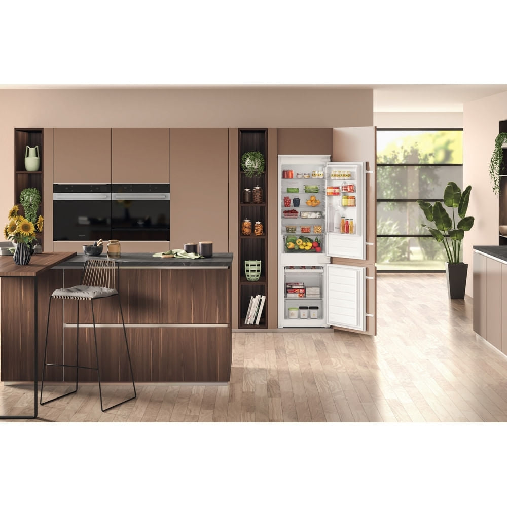 Hotpoint HTC18D011A1 Low Frost Integrated Fridge Freezer, Sliding Hinge, 70/30, White, E Rated - image 4