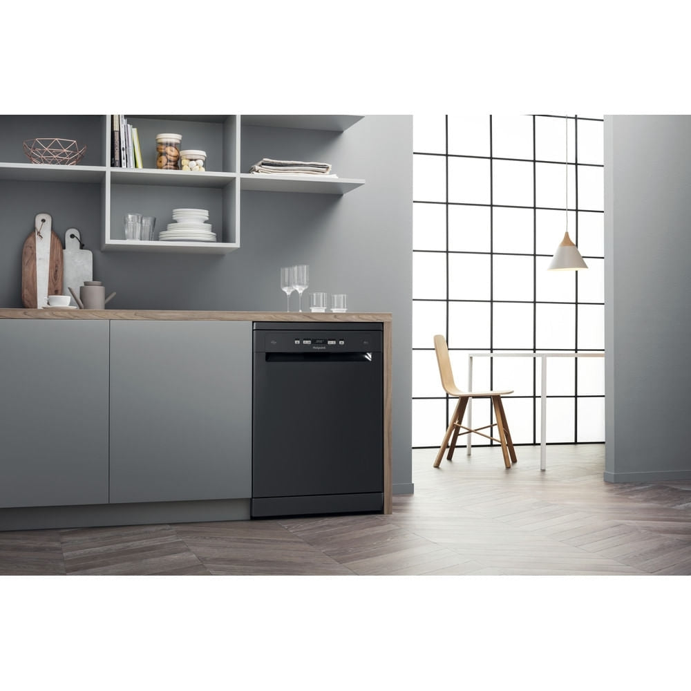 Hotpoint HFC3C26WCBUK Dishwasher, 14 Place Settings, Black, E Rated - image 2