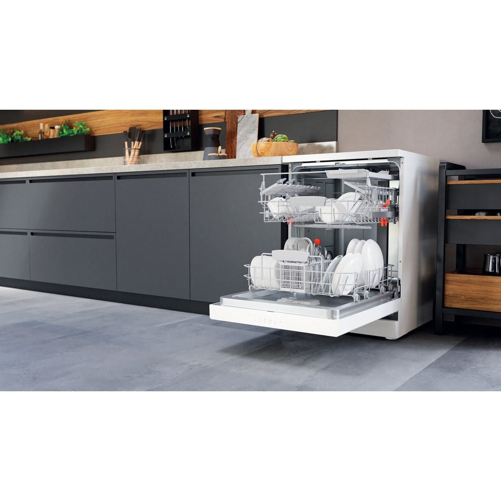 Hotpoint HFC3C26WCUK Dishwasher, 14 Place Settings, White, E Rated - image 7