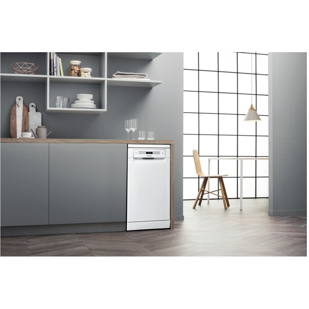 Hotpoint HSFO3T223WUK Slimline Dishwasher, 10 Place Settings, White, E Rated - image 3