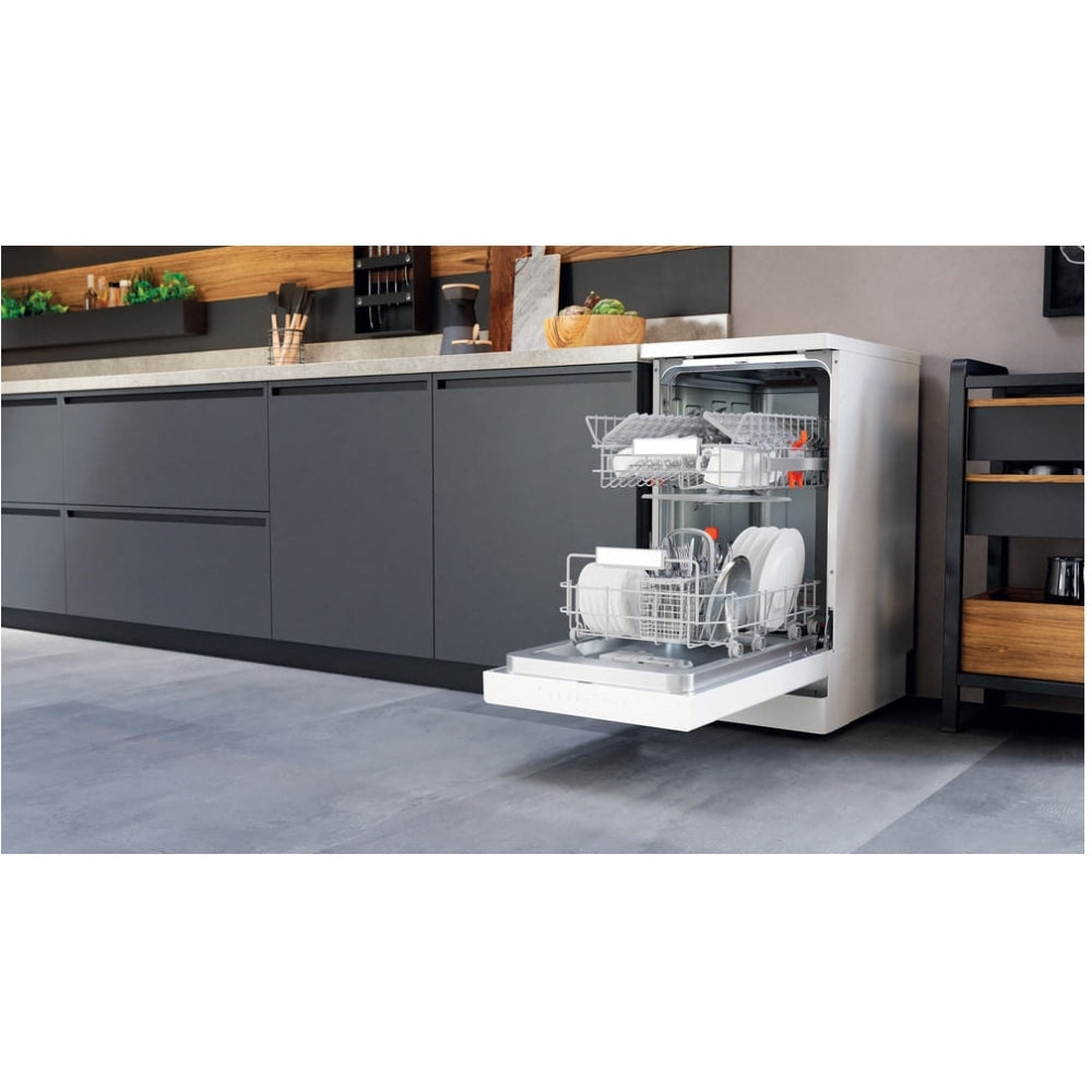 Hotpoint HSFO3T223WUK Slimline Dishwasher, 10 Place Settings, White, E Rated - image 7