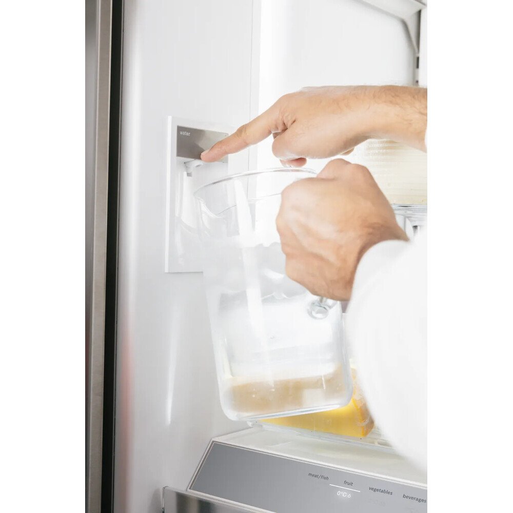 Bosch KFF96PIEP Series 8 Fridge Freezer - product image 4