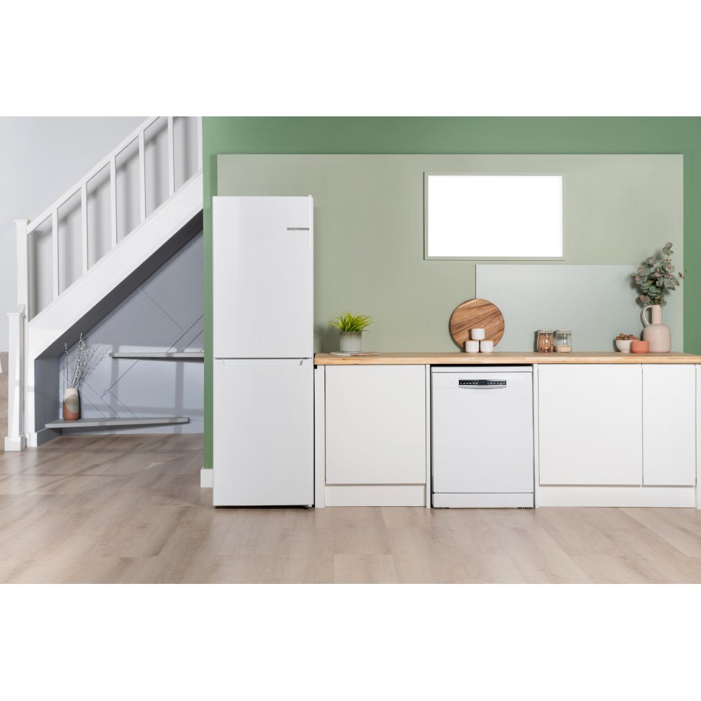 Bosch KGN34NWEAG Series 2 Fridge Freezer - product image 3