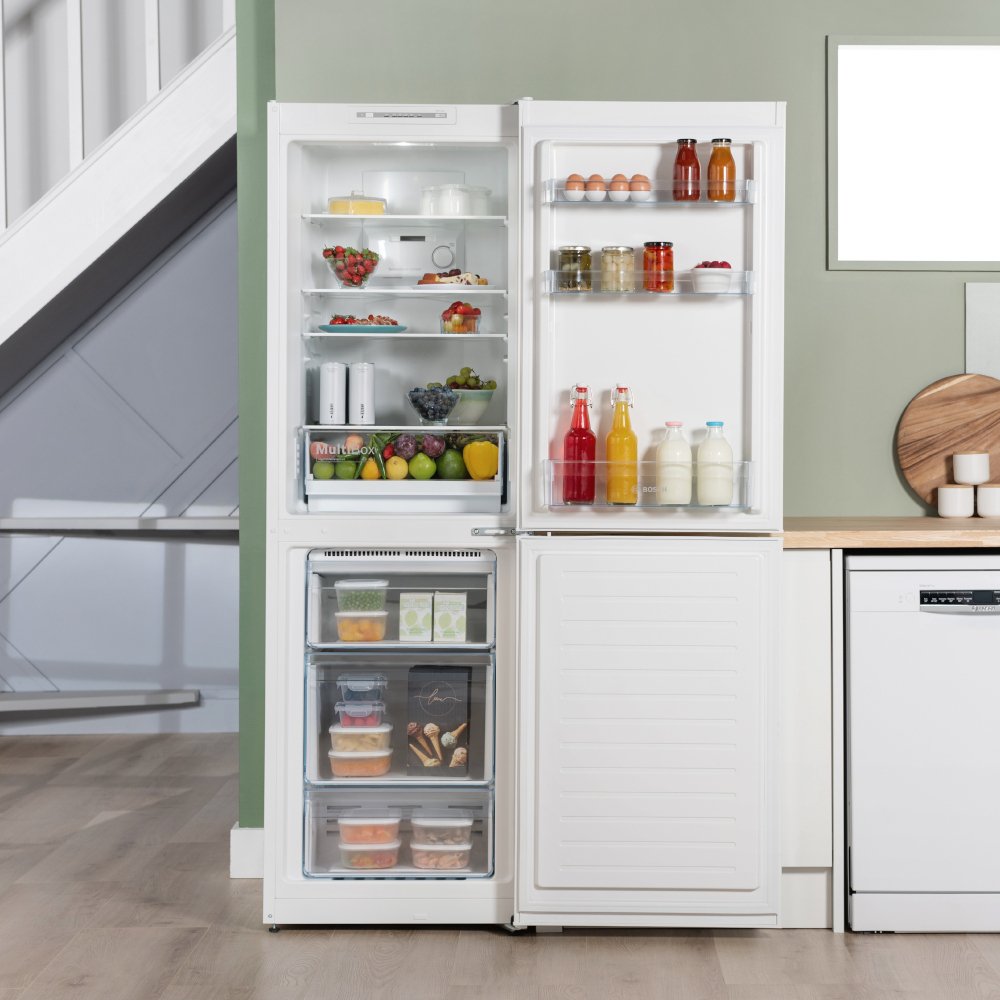 Bosch KGN34NWEAG Series 2 Fridge Freezer - product image 4