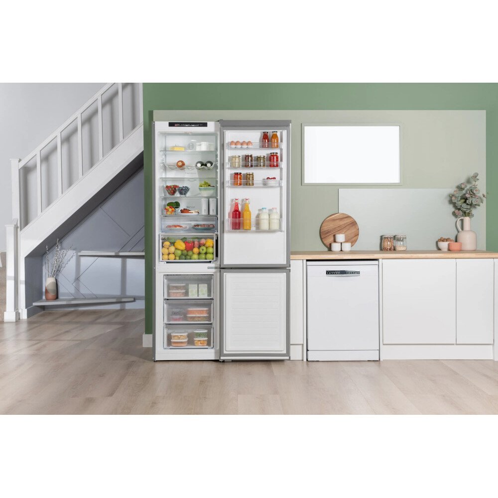 Bosch KGN392LAGG Series 4 Fridge Freezer - product image 4