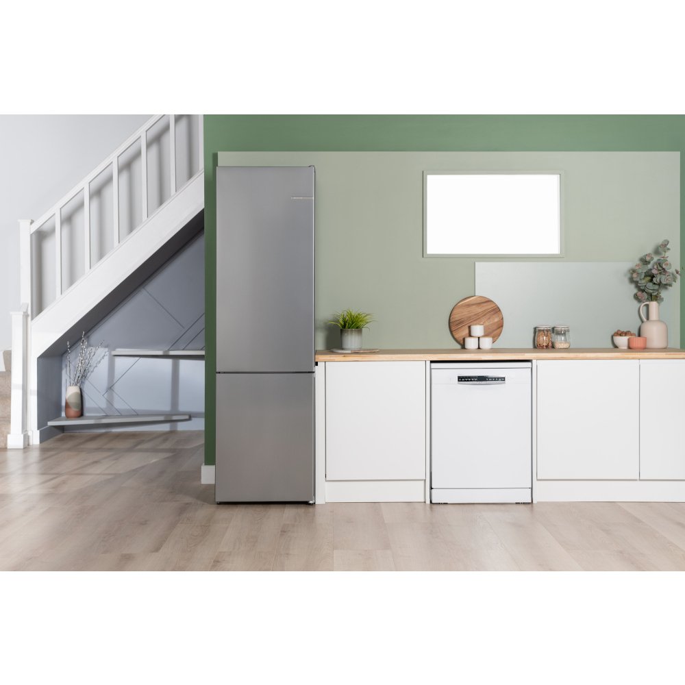 Bosch KGN392LDFG Series 4 Fridge Freezer - product image 2