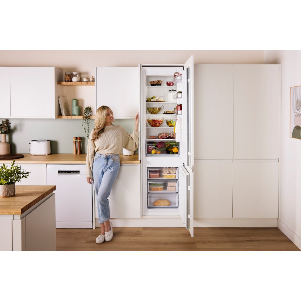 Bosch KIN96NSE0G Series 2 Fridge Freezer - product image 10