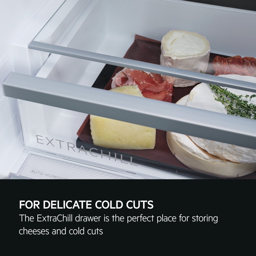 AEG NSC7C181DS Fridge Freezer - product image 9