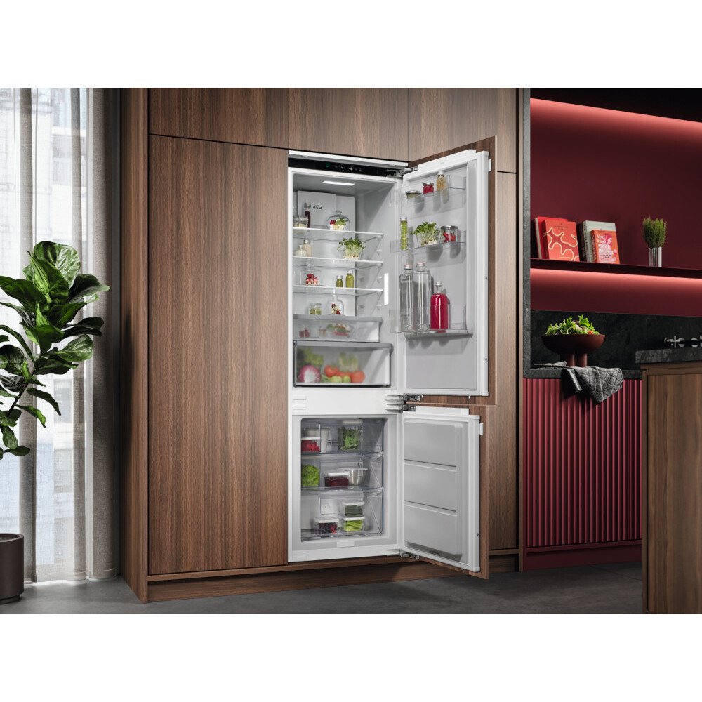 AEG OSC7C181DF Fridge Freezer - product image 12