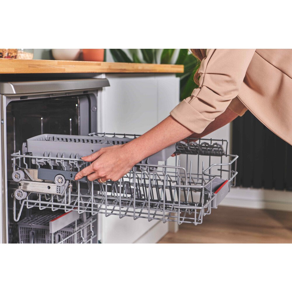 Bosch SMS4EKI06G Series 4 Dishwasher - product image 11